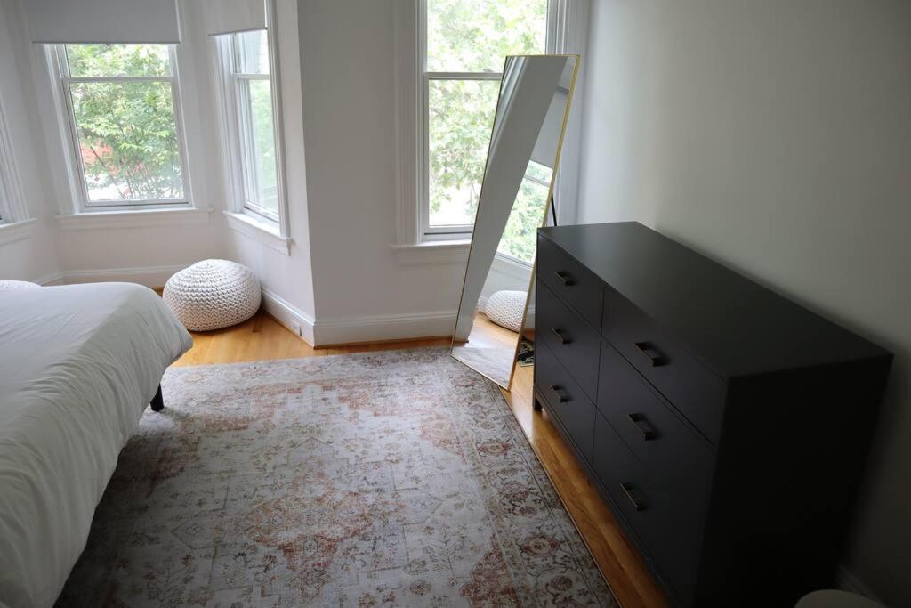 3-Bedroom House With Cute Patio Explore Dc On Foot Вашингтон Екстер'єр фото